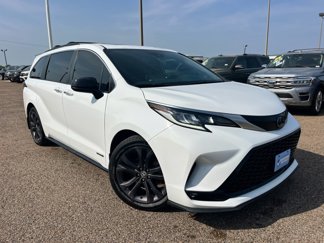 Used 2021 Toyota Sienna XSE image 1