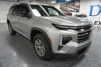 New 2025 Chevrolet Traverse LT w/ Driver Confidence Package image 1