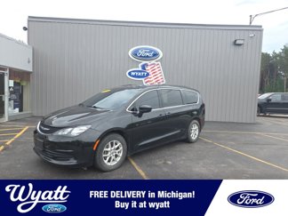 Used 2020 Chrysler Voyager Lxi image 1