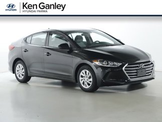 Used 2017 Hyundai Elantra SE image 1