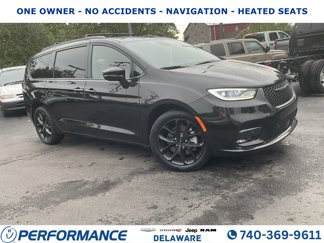 Used 2021 Chrysler Pacifica Limited w/ Uconnect Theater Family Group image 1