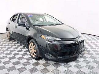 Used 2019 Toyota Corolla LE image 1