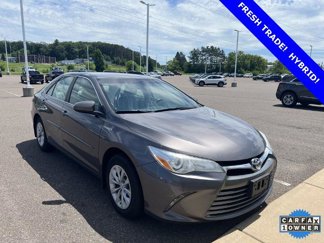 Used 2017 Toyota Camry LE image 1