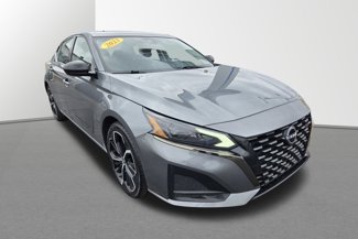Used 2023 Nissan Altima 2.5 SR image 1