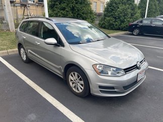 Used 2016 Volkswagen Golf S image 1