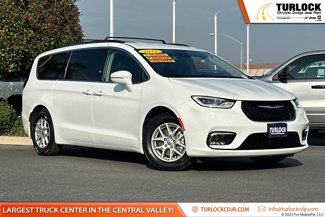 Used 2022 Chrysler Pacifica Touring-L image 1