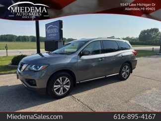 Used 2020 Nissan Pathfinder SL image 1