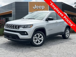 New 2025 Jeep Compass Latitude image 1