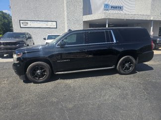 Used 2019 Chevrolet Suburban LT image 1