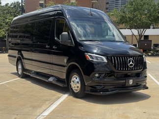 Used 2023 Mercedes-Benz Sprinter 3500 image 1
