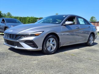 New 2025 Hyundai Elantra SE image 1