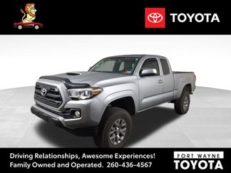 Used 2016 Toyota Tacoma SR image 1