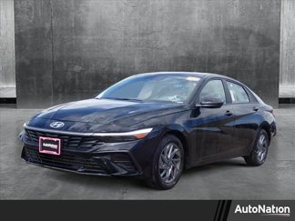 Used 2024 Hyundai Elantra SEL image 1