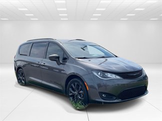 Used 2018 Chrysler Pacifica Touring Plus w/ S Appearance Package video 1