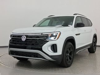 Used 2025 Volkswagen Atlas Peak Edition SE image 1