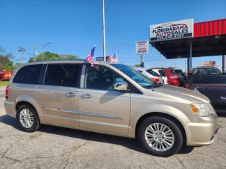 Used 2015 Chrysler Town & Country Limited Platinum w/ Trailer Tow Group image 1