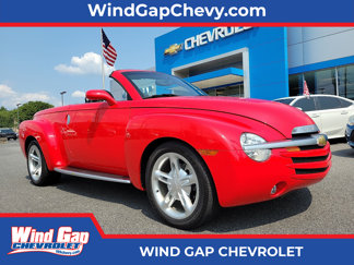 Used 2004 Chevrolet SSR w/ Preferred Equipment Group image 1