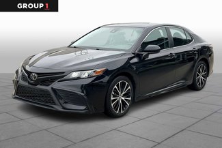 Used 2024 Toyota Camry SE image 1