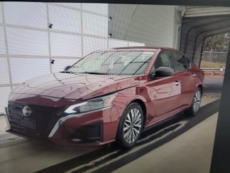 Used 2024 Nissan Altima 2.5 SV image 1