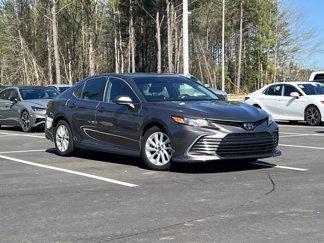 Used 2021 Toyota Camry LE image 1