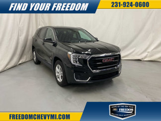 Used 2024 GMC Terrain SLE image 1
