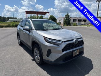 Used 2022 Toyota RAV4 XLE image 1