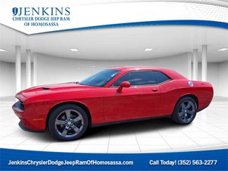 Used 2016 Dodge Challenger SXT image 1