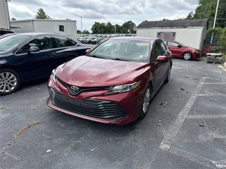 Used 2020 Toyota Camry LE image 1
