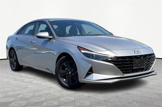 Used 2022 Hyundai Elantra SEL image 1