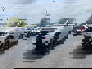 Used 2023 Jeep Grand Cherokee L Laredo image 1