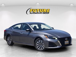 Certified 2024 Nissan Altima 2.5 SV image 1