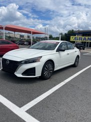 Used 2025 Nissan Altima 2.5 SV image 1