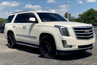 Used 2015 Cadillac Escalade Luxury image 1