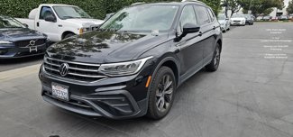 Used 2022 Volkswagen Tiguan SE w/ Panoramic Sunroof Package image 1