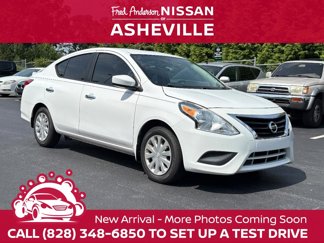 Used 2018 Nissan Versa SV image 1