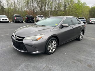 Used 2015 Toyota Camry SE image 1