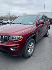 Used 2018 Jeep Grand Cherokee Laredo image 1