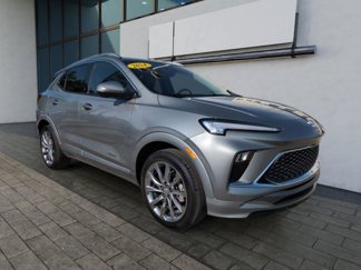 Used 2024 Buick Encore GX Avenir image 1
