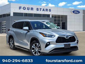 Used 2022 Toyota Highlander XLE video 1