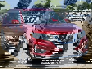 Used 2018 Nissan Rogue SV w/ Premium Package image 1