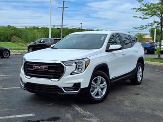 Certified 2022 GMC Terrain SLE image 1