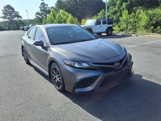 Used 2023 Toyota Camry SE image 1
