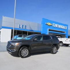 Used 2019 GMC Acadia SLE w/ LPO, Floor Liner Package image 1