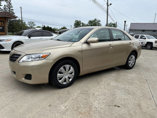 Used 2011 Toyota Camry LE image 1