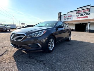 Used 2017 Hyundai Sonata SE image 1