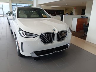 New 2025 BMW X3 xDrive30i w/ Convenience Package image 1
