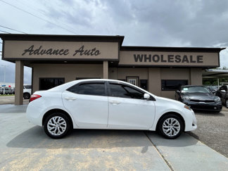 Used 2018 Toyota Corolla LE image 1