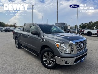 Used 2017 Nissan Titan SV image 1