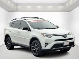 Used 2017 Toyota RAV4 SE image 1