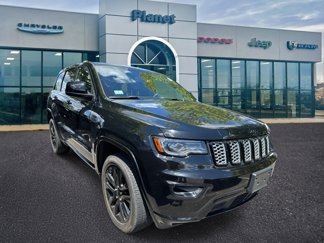 Used 2022 Jeep Grand Cherokee Laredo X image 1